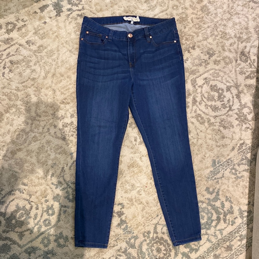 NWOT- mid rise skinny jeans